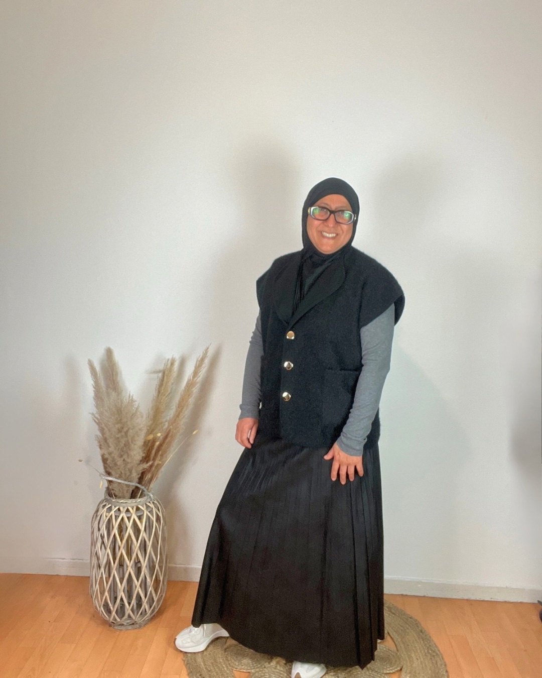 GILET SANS MANCHES AVEC BOUTONS DORÉ – Image 3