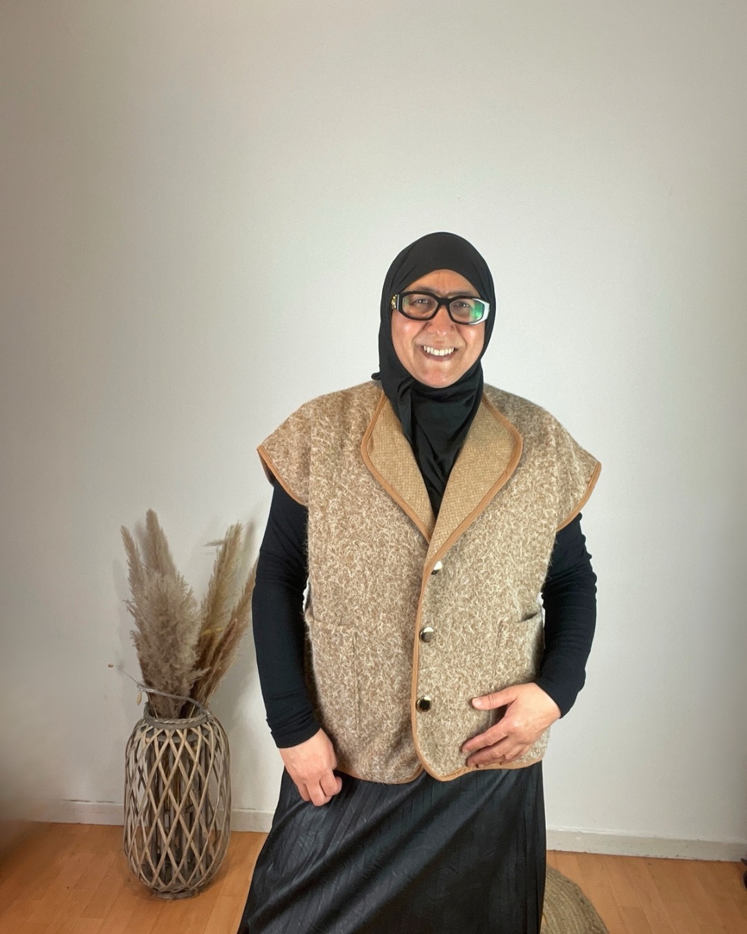 GILET SANS MANCHES AVEC BOUTONS DORÉ – Image 5