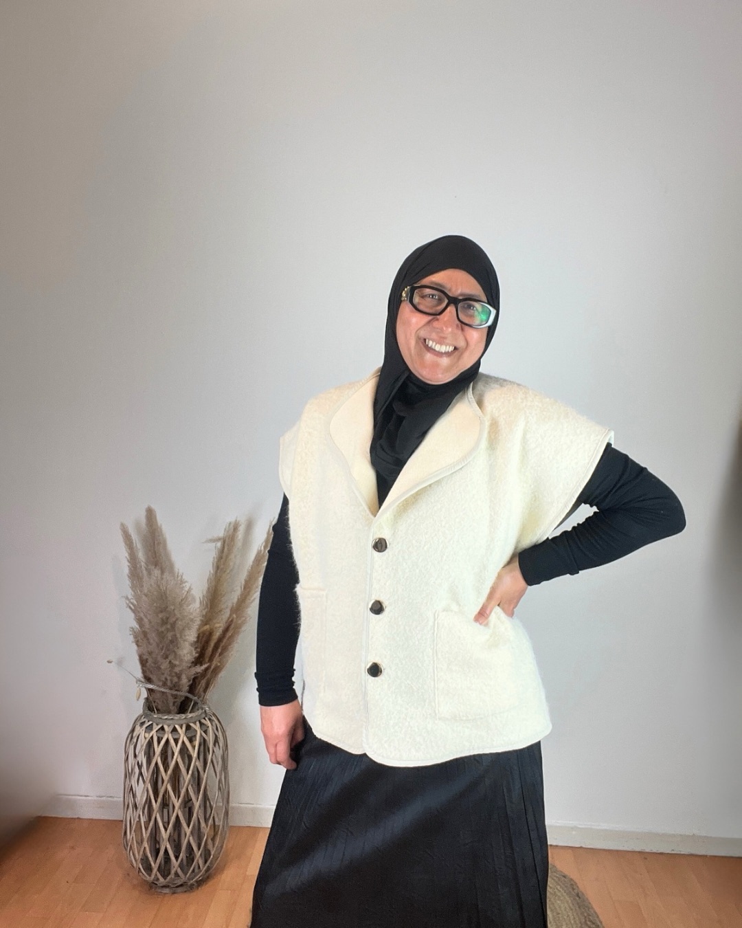 GILET SANS MANCHES AVEC BOUTONS DORÉ – Image 4