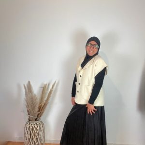 GILET SANS MANCHES AVEC BOUTONS DORÉ