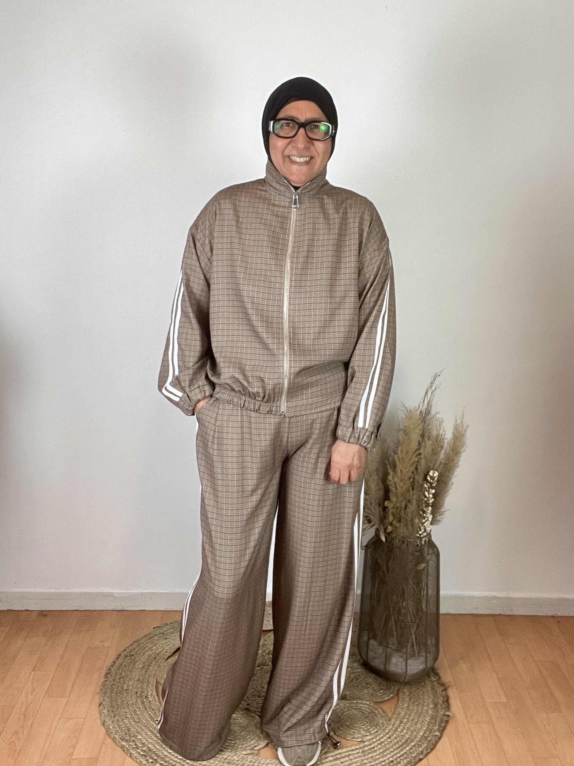 ENSEMBLE À CARREAUX ( veste zippée+pantalon large) – Image 4