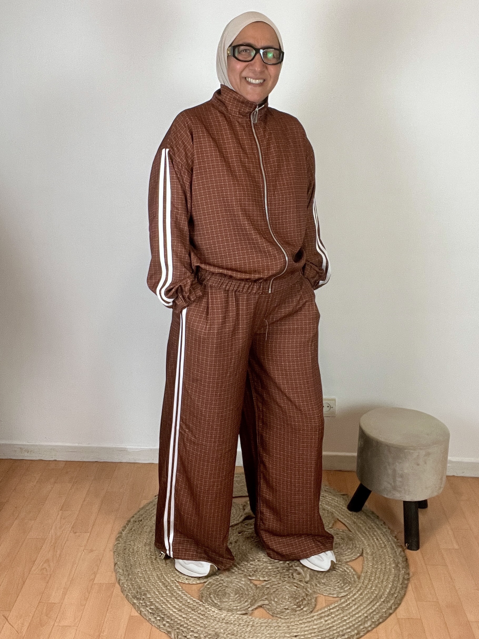 ENSEMBLE À CARREAUX ( veste zippée+pantalon large) – Image 3